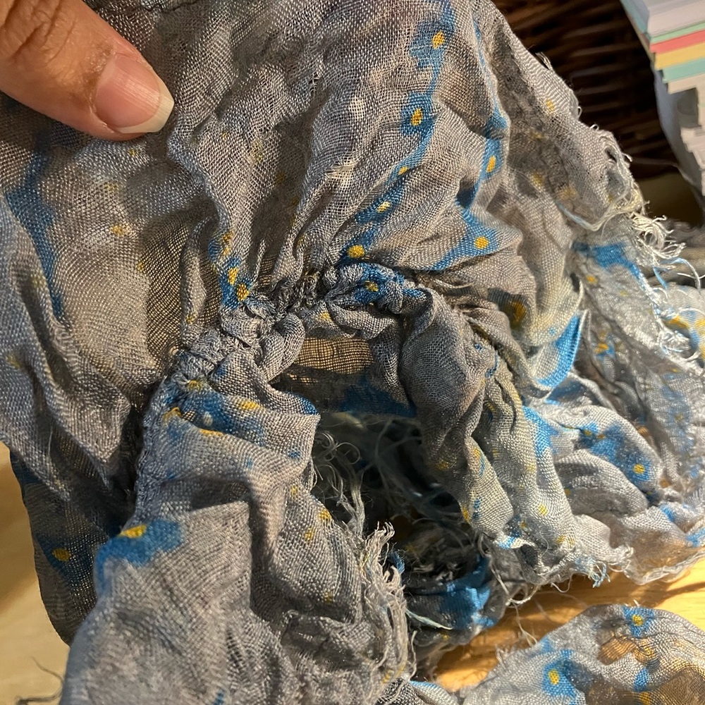 Banana Republic Gray and Blue Frayed Shabby Chic Scarf - like new, 4 ft - Picture 3 of 3